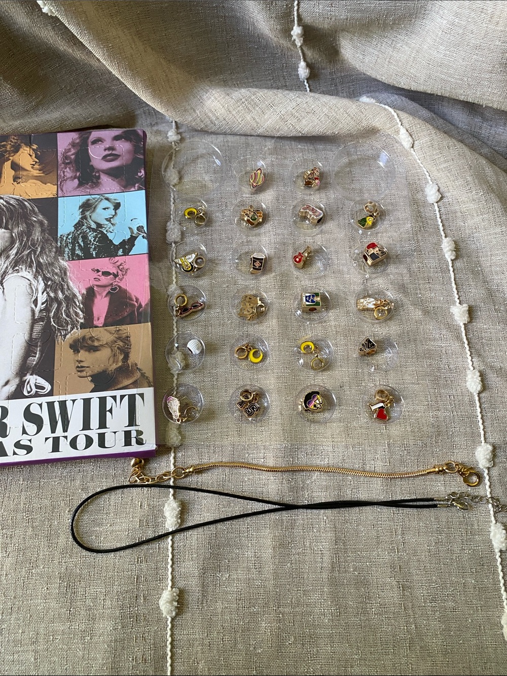 The Eras Tour Taylor Swift Charm Bracelet Advent Calendar set - Picture 3 of 4